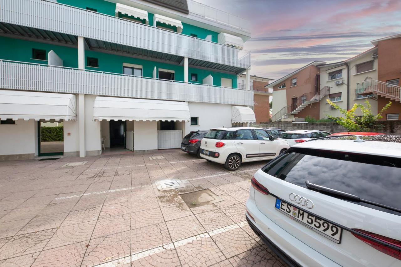 Hotel Olanda Lido di Jesolo Exteriör bild